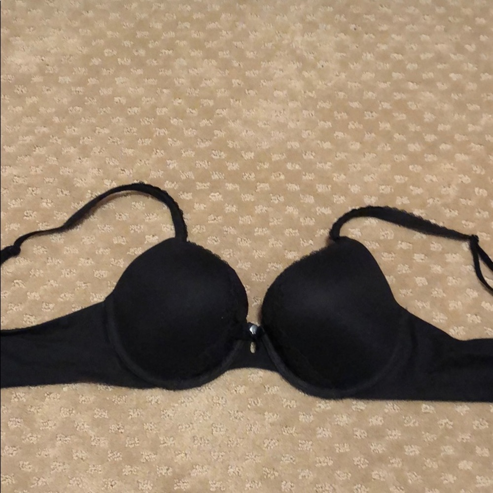 Black Victoria secret bra (34C)